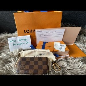 SoLD Brand New LV Key Pouch Damier Ebene